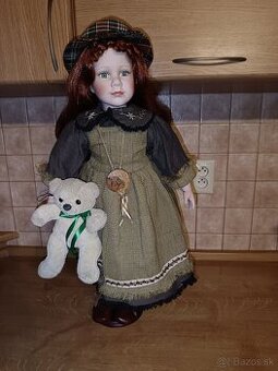Porcelánová bábika.