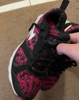 Tenisky dvojo na donosenie Nike