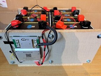 Nová LiFePO4 25.6V 315Ah batéria (8,1 kWh)