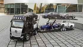 1:18 Mercedes-Benz Actros GigaSpace + Transporter - 1