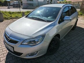 Opel Astra ST 1.7 CDTI 92KW manuál diesel