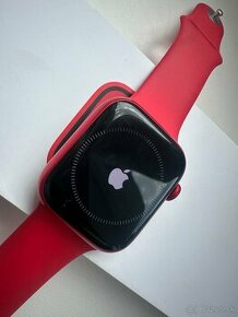 Apple Watch 8 45mm red