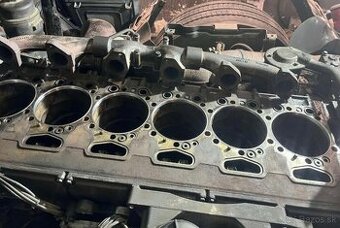 Frezovanie bloku oprava motora Scania