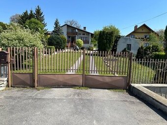 Zahradny Plot s branou + branka