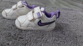 Nike tenisky