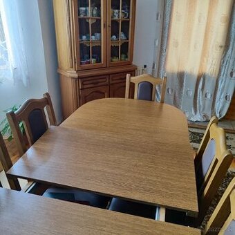 Rozkladací stôl + 6 stoličiek