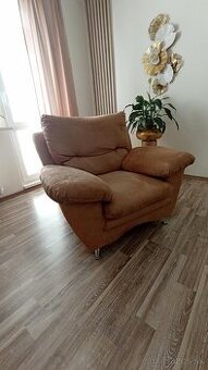 Hnedé relaxačné kreslo