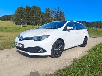 Toyota Auris Touring 1.6 l Valvematic Executive