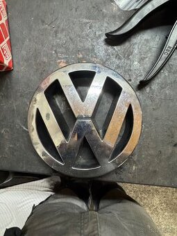 Znak Vw na Touareg 1