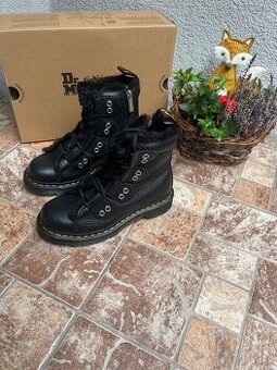 Nové Dr.Martens kožené členkové čižmy