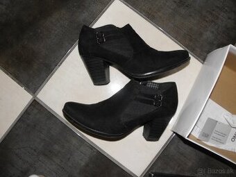 Kotníkové semišové čižmy City Line