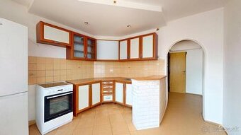 2izbový byt s garážou Červenica