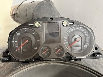 Predám budíky passat b6 aj s dekorom