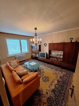 Darujem obyvaciu stenu retro