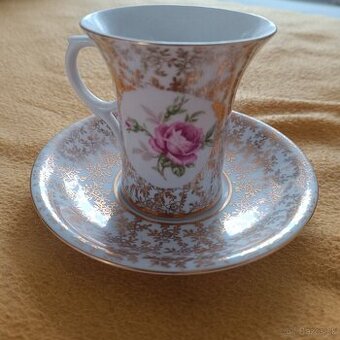 Porcelánový hrnček