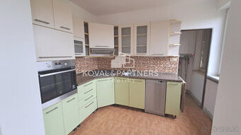 4-izbový byt s garážou a balkónom, 3D obhliadka, Choča