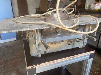 Cirkular s hoblovackou 230V