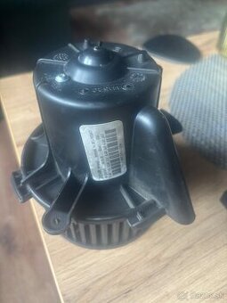 Ventilátor kúrenia na Peugeot 307