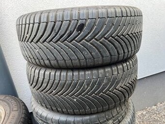 Predám zánovné celoročne pneu 205/55 R16 Bridgestone