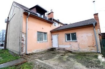 PREDAJ: rodinný dom v tichej uličke, Vrbové - 1