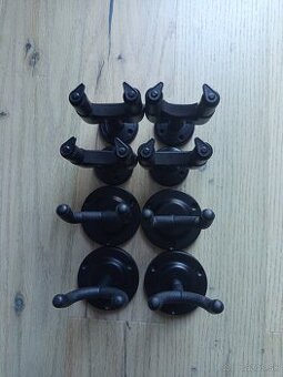 Stojany na gitara na stenu