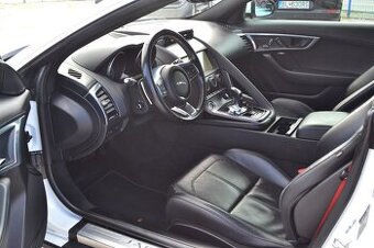 Jaguar F-Type Coupe P300 R-Dymanic