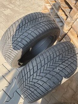 285/45 R21