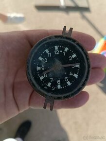 Staré naťahovacie hodinky