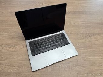 MacBook Pro 14” M1 Max (2021) – 1TB SSD, 32GB RAM