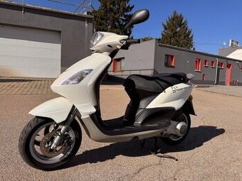 2012 PIAGGIO 125 FLY,