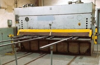 Hydraulické tabulové nůžky CNTA 3150/16 A