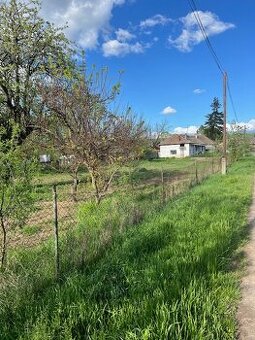 Predaj stavebný pozemok a Dom 1.950 m2 Levice H Vrbica