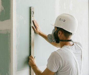 🔨 HĽADÁME SKÚSENÉHO ZHOTOVITEĽA – SADROKARTÓN / SUCHÁ VÝSTA