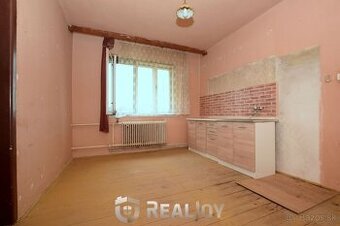 Na predaj rodinný dom v pôvodnom stave v obci Horné Štitáre - 1