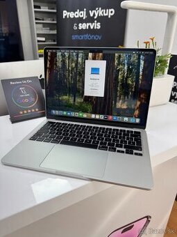 MacBook Air 13" s čipom M2