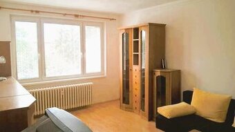 Sliač – priestranný zrekonštruovaný 3-izbový byt, 78 m2