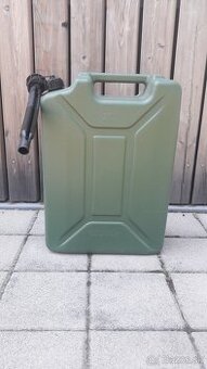 Predam 20 l bandasky (s lievikom)
