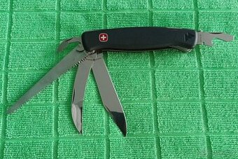 Wenger Delémont Ranger 08 Field Dresser