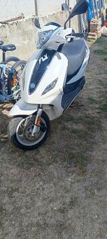 Piaggio Fly