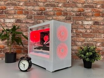 Ryzen 7 9700X\32GB\RX 7900XTX\SSD\1000W Zdroj