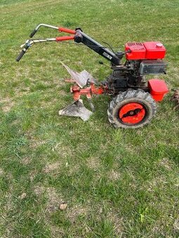 Vari malotraktor