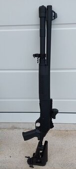 Poloautomatická brokovnica kaliber 12