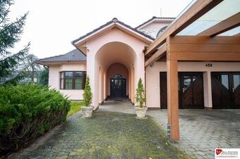 JEDINEČNÁ VILA S WELLNESS & ŠPORTOVÝM AREÁLOM - SNINA