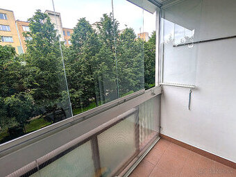 2 izb. Bukurešťská ul. OV, 2.p. Lo, kompletne rekonštruovaný - 1