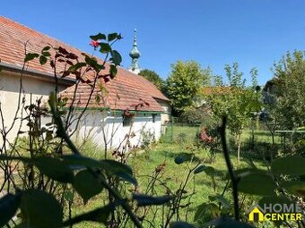 EXKLUSÍVNY PREDAJ 2 izb. rod.domu na 6,5 árovom pozemku,Zemi