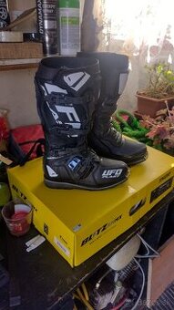 Motocrossove čižmy