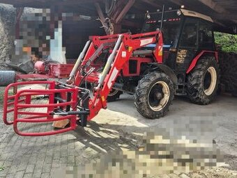 Traktor s príslušenstvom