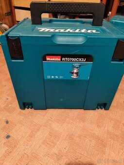 Ručná fréza Makita rt0700cx2j