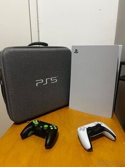 Playstation 5 + 2 ovládače + cestovná taška