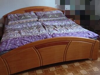 Darujem manželskú posteľ